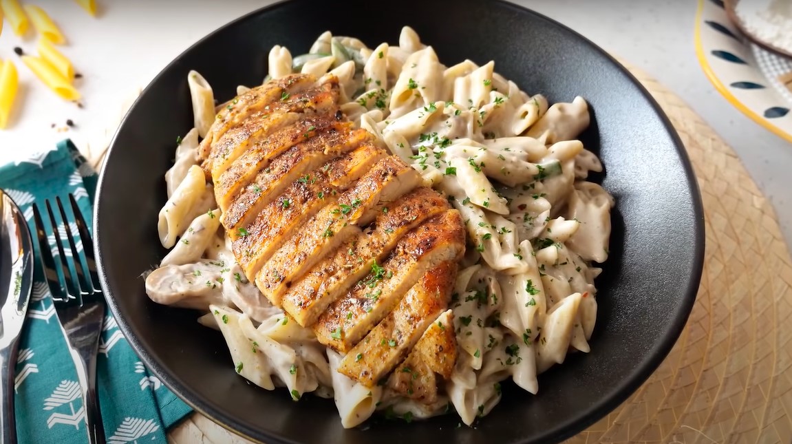 How to Make Delicious White Sauce Pasta Recipe at Home