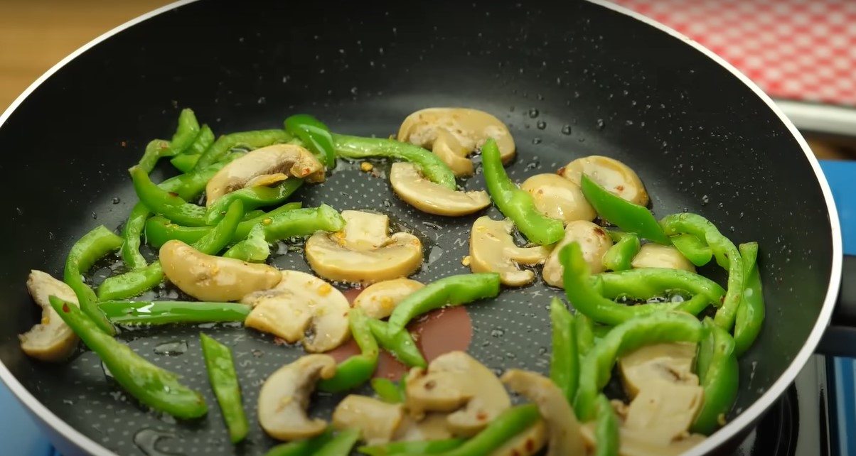 How to Make Delicious White Sauce Pasta Recipe at Home