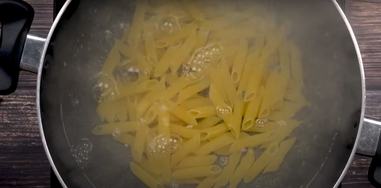 How to Make Delicious White Sauce Pasta Recipe at Home