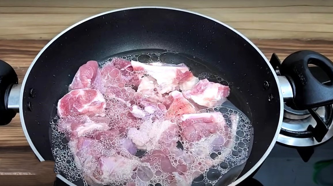 How to Make Delicious Mutton Karahi at Home