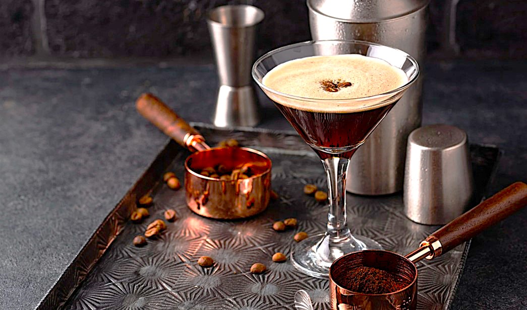 Espresso Martini Recipe: The Best Espresso Martini Recipe with Baileys, Kahlua, and Vodka