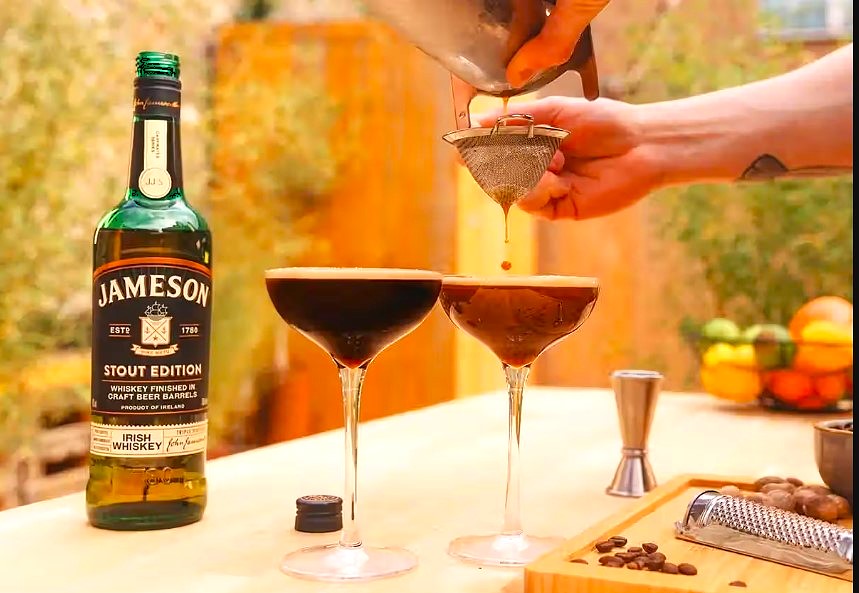 Espresso Martini Recipe: The Best Espresso Martini Recipe with Baileys, Kahlua, and Vodka